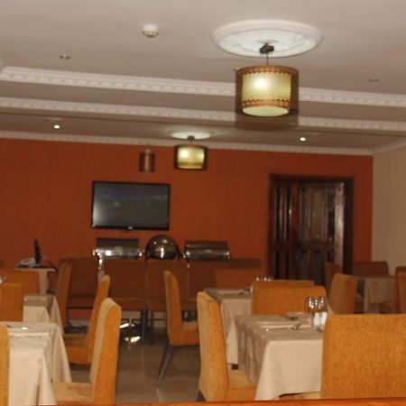Crown Cottage Hotel איקג'ה מראה חיצוני תמונה