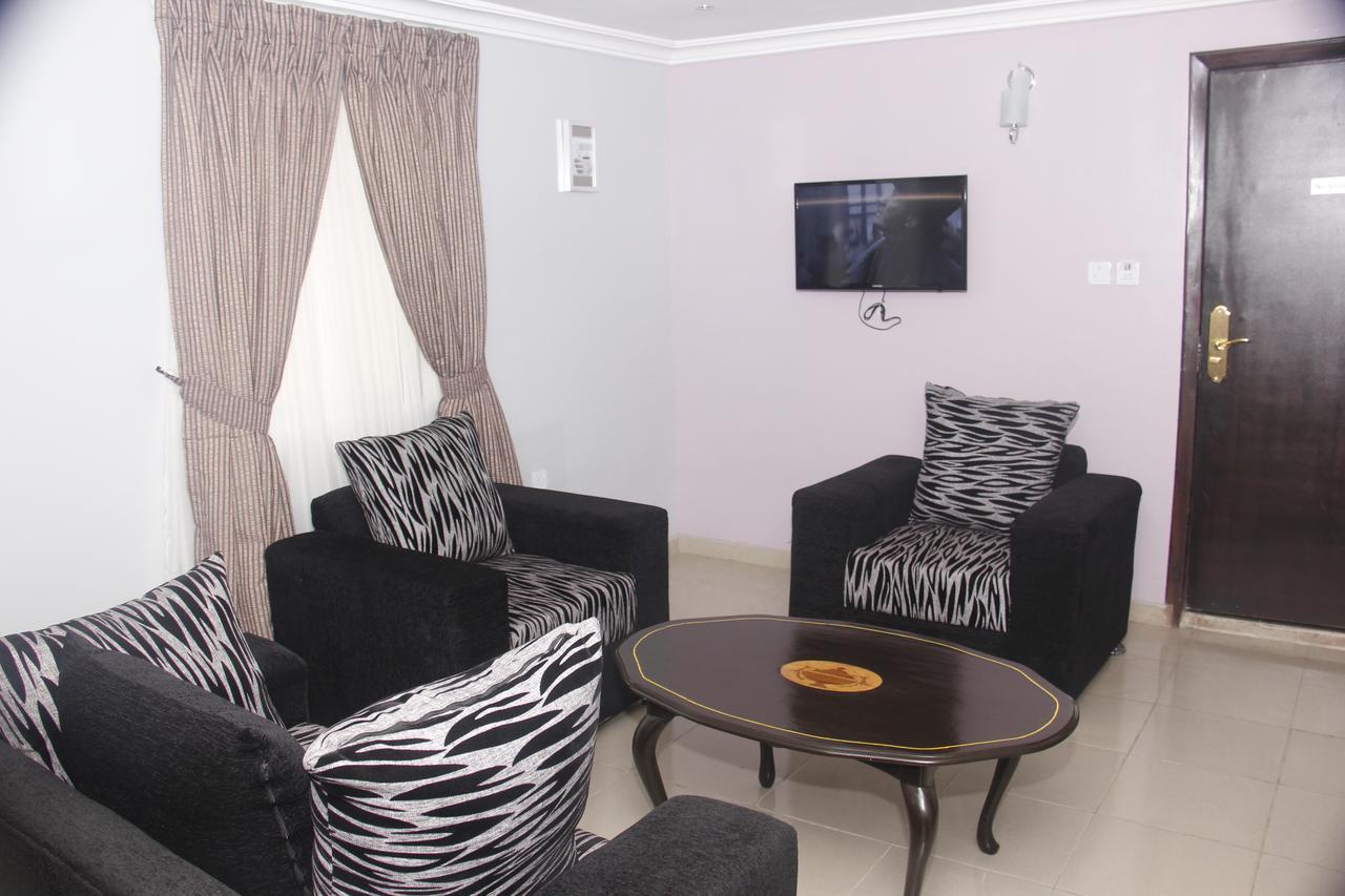 Crown Cottage Hotel איקג'ה מראה חיצוני תמונה
