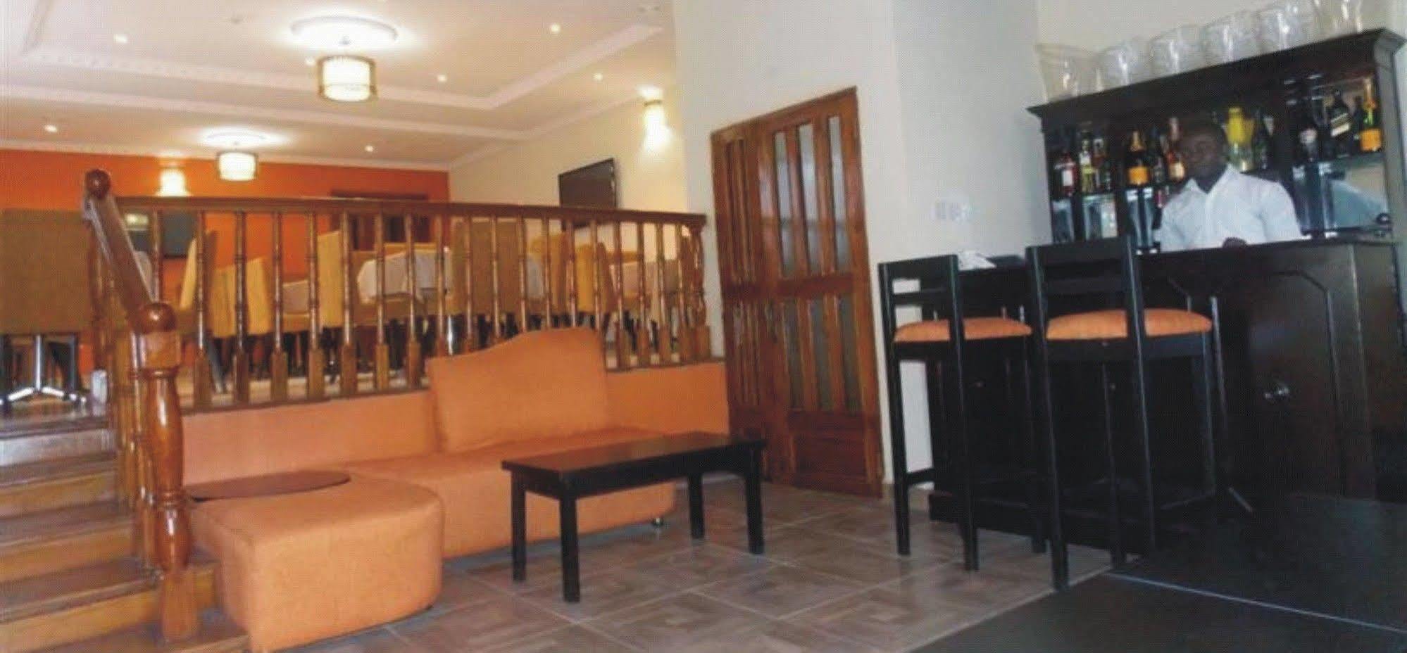 Crown Cottage Hotel איקג'ה מראה חיצוני תמונה